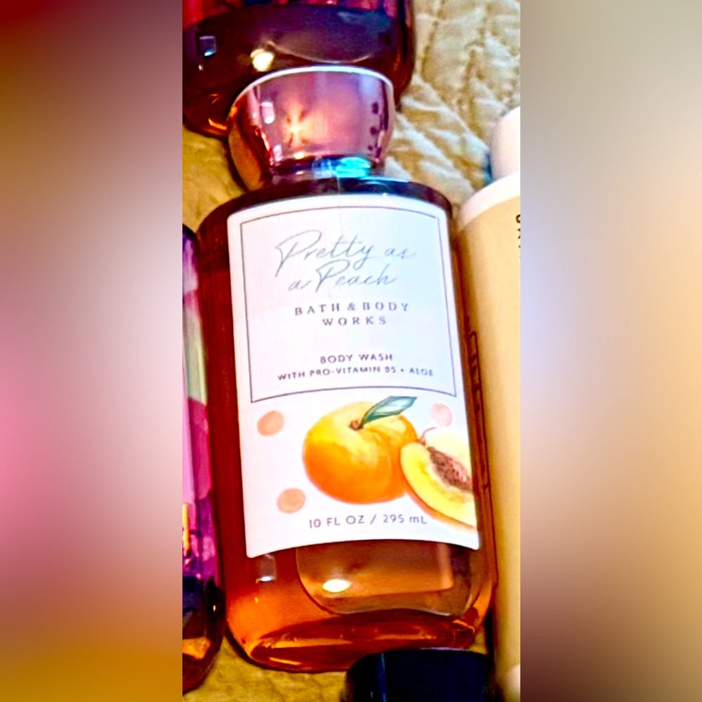 Bath & Body Works PRETTY AS A PEACH - 10 OZ Body Wash - 🍑✨